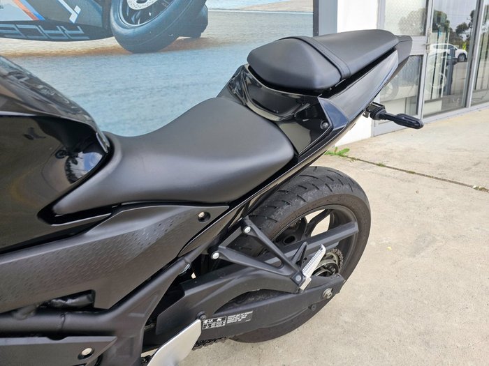 2022 Yamaha YZF-R3 Black