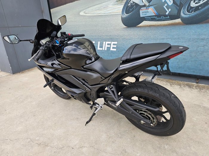 2022 Yamaha YZF-R3 Black