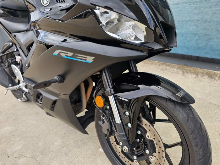 2022 Yamaha YZF-R3 Black