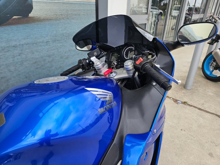 2001 Honda CBR1100XX (SUPER BLACKBIRD) Blue