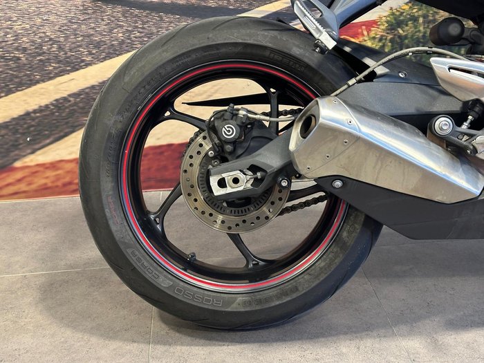 2014 Triumph Street Triple R ABS Street Triple White