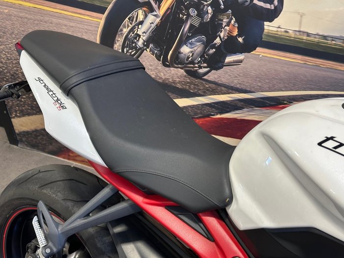 2014 Triumph Street Triple R ABS Street Triple White