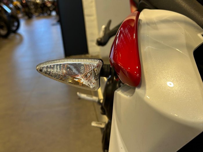 2014 Triumph Street Triple R ABS Street Triple White