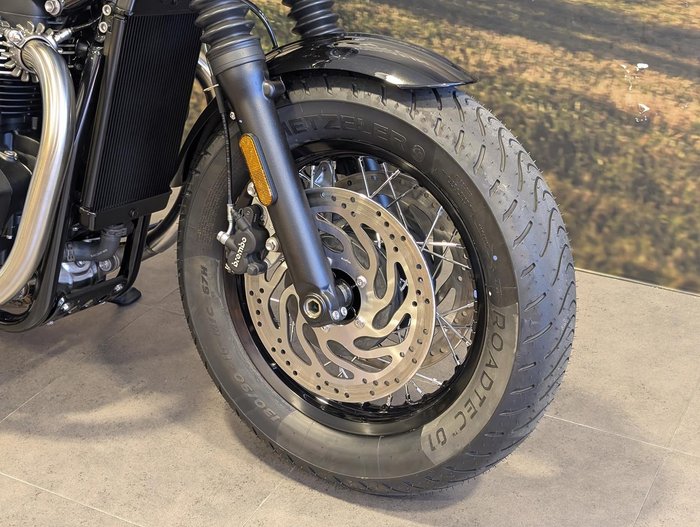 2026 Triumph Bonneville Bobber Bobber Blue