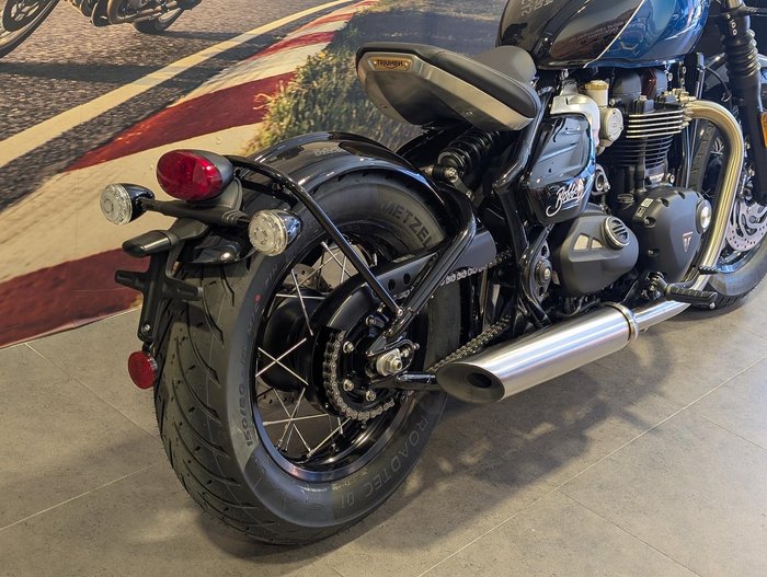 2026 Triumph Bonneville Bobber Bobber Blue