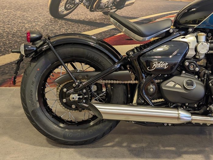2026 Triumph Bonneville Bobber Bobber Blue