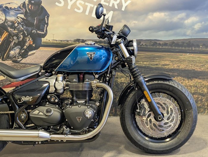 2026 Triumph Bonneville Bobber Bobber Blue