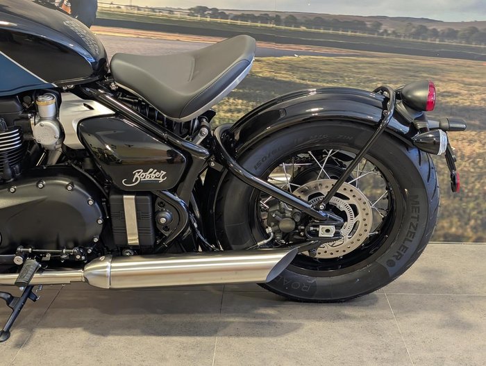 2026 Triumph Bonneville Bobber Bobber Blue