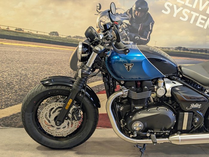 2026 Triumph Bonneville Bobber Bobber Blue