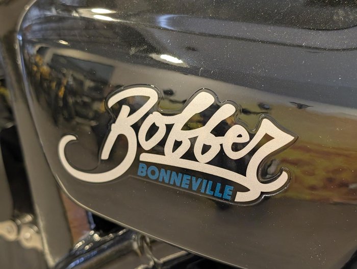 2026 Triumph Bonneville Bobber Bobber Blue