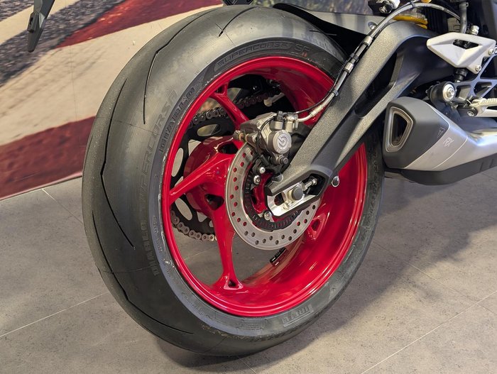 2025 Triumph Street Triple 765 RX Street Triple Silver