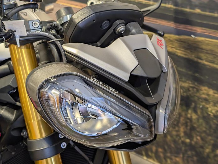 2025 Triumph Street Triple 765 RX Street Triple Silver