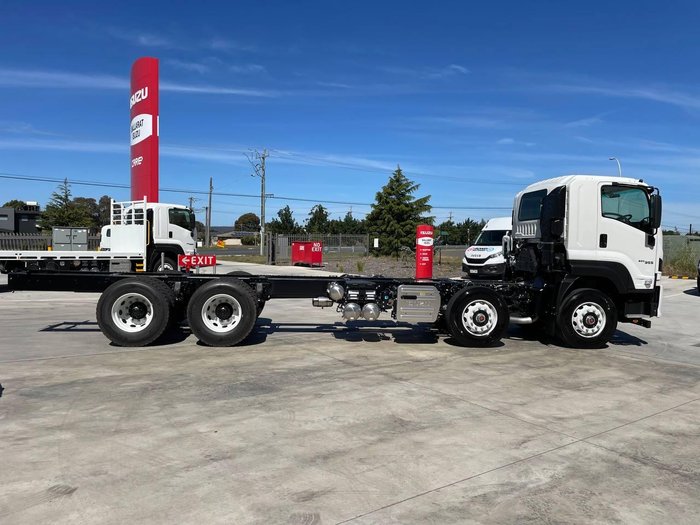 2025 Isuzu F Series FYJ 320-355 AT R67