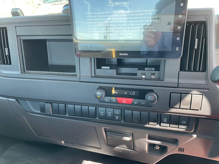 2025 Isuzu F Series FYJ 320-355 AT R67