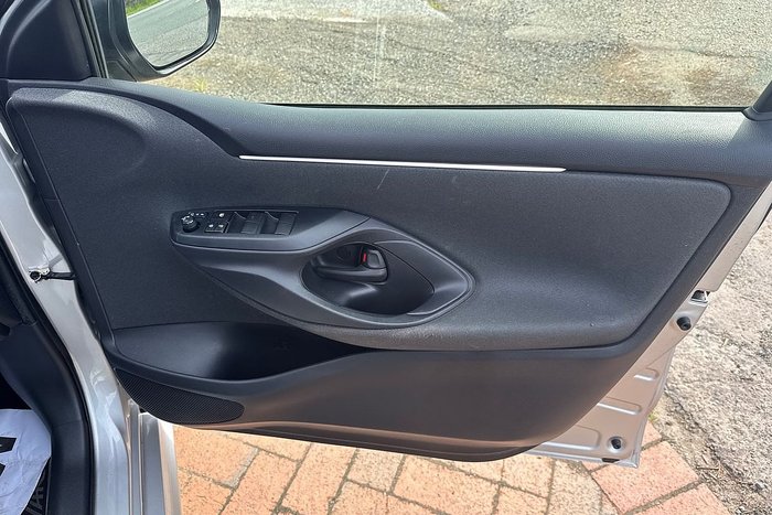 2021 Toyota Yaris Ascent Sport