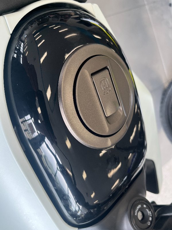 2024 HUSQVARNA VITPILEN 401 VELOCITY GREY