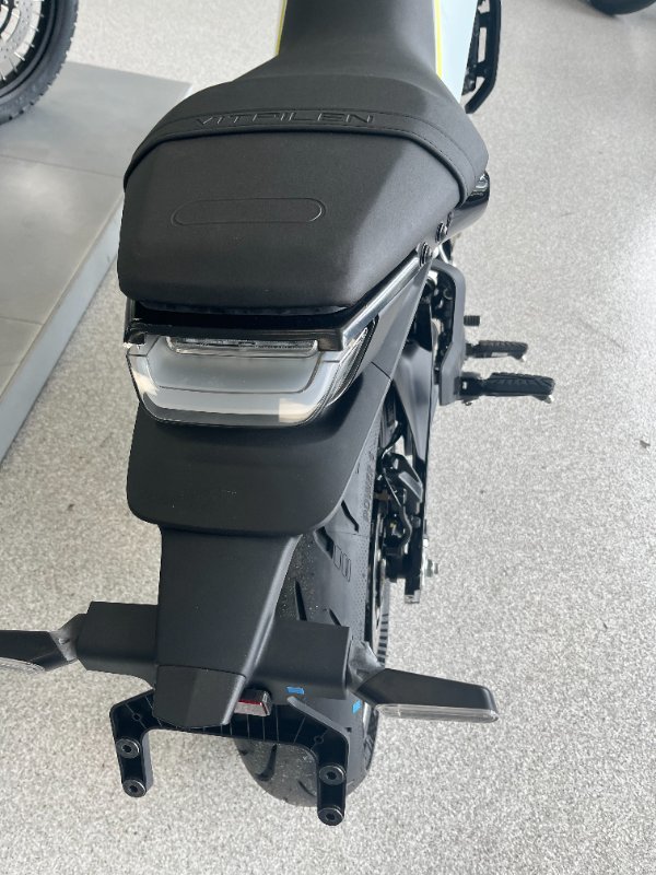 2024 HUSQVARNA VITPILEN 401 STARRY WHITE