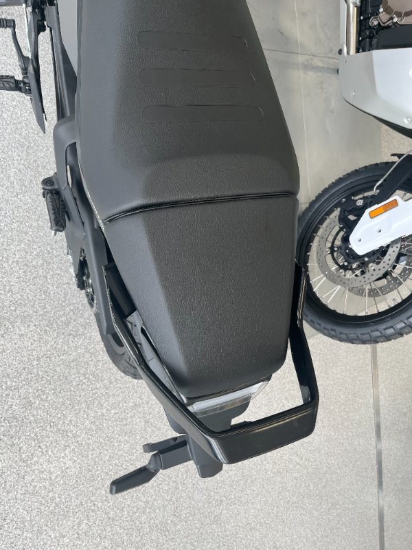 2025 HUSQVARNA SVARTPILEN 401 TUNDRA GREY