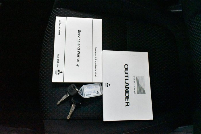 2016 Mitsubishi Outlander XLS