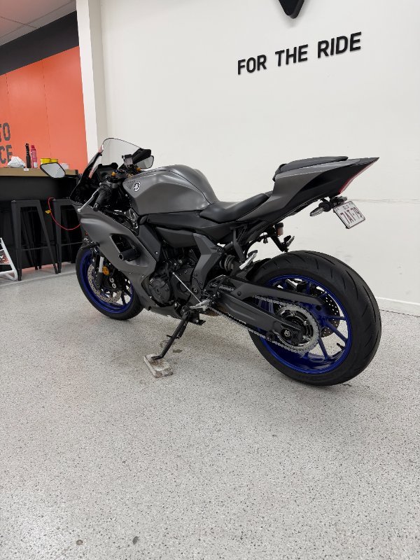 2024 YAMAHA YZF-R7LA grey