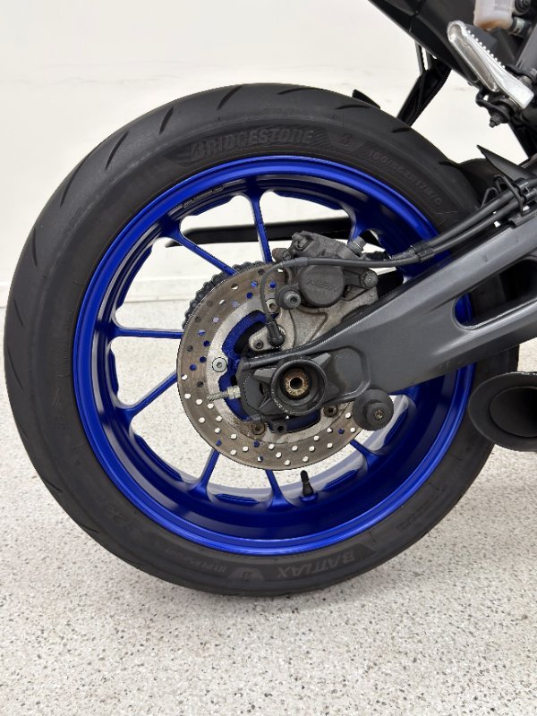 2024 YAMAHA YZF-R7LA grey