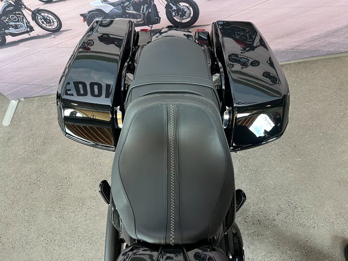 2024 Harley-davidson FLTRX ROAD GLIDE (117) Vivid Black