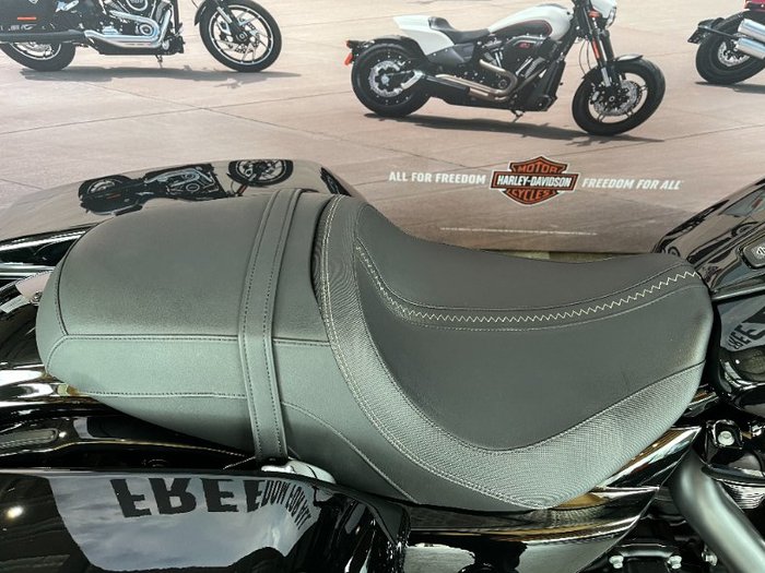 2024 Harley-davidson FLTRX ROAD GLIDE (117) Vivid Black