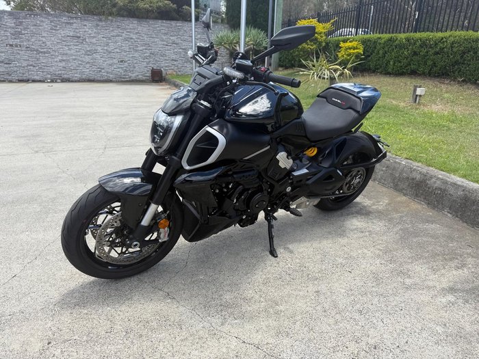 2024 Ducati Diavel V4 Diavel Black