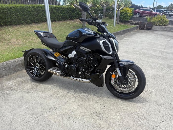 2024 Ducati Diavel V4 Diavel Black
