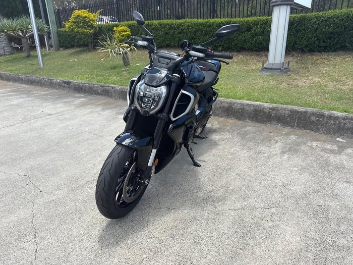 2024 Ducati Diavel V4 Diavel Black