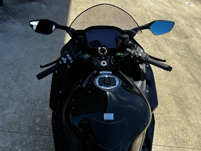 2025 Kawasaki NINJA H2 SX SE