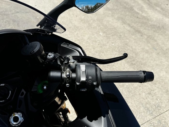 2025 Kawasaki NINJA H2 SX SE