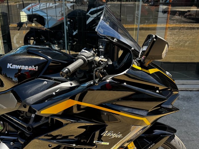 2025 Kawasaki NINJA H2 SX SE