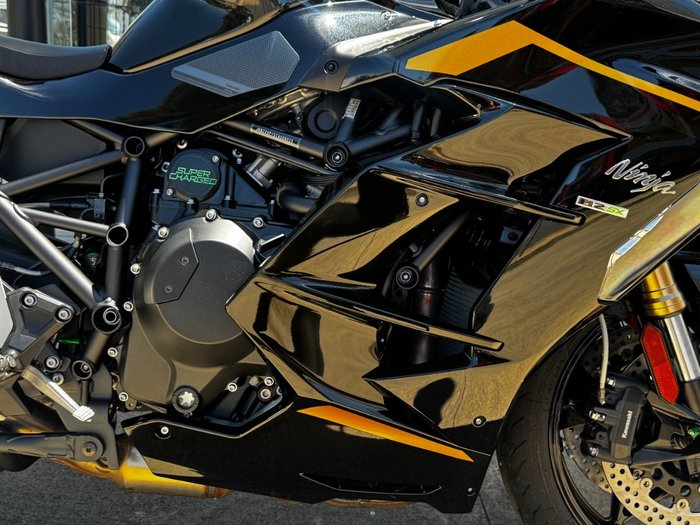 2025 Kawasaki NINJA H2 SX SE