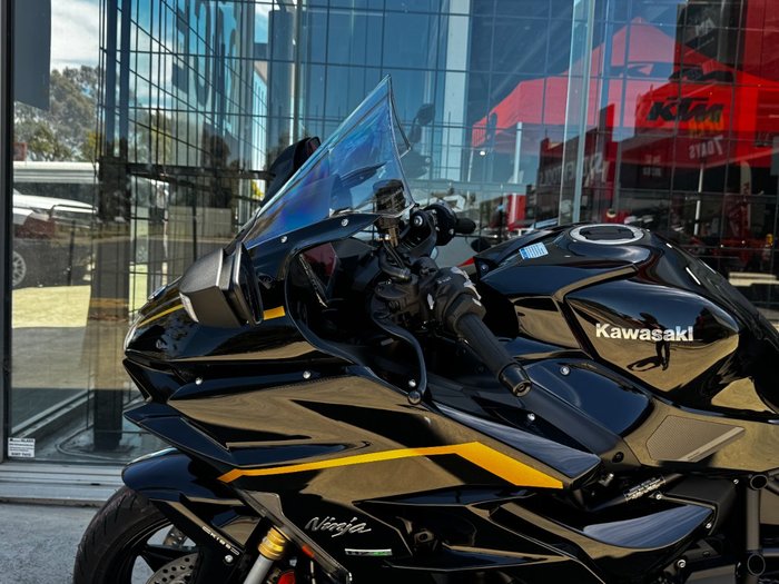 2025 Kawasaki NINJA H2 SX SE