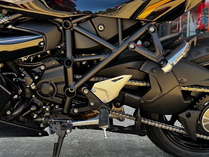 2025 Kawasaki NINJA H2 SX SE