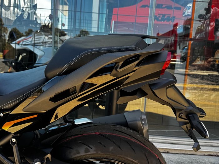 2025 Kawasaki NINJA H2 SX SE