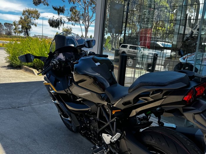 2025 Kawasaki NINJA H2 SX SE