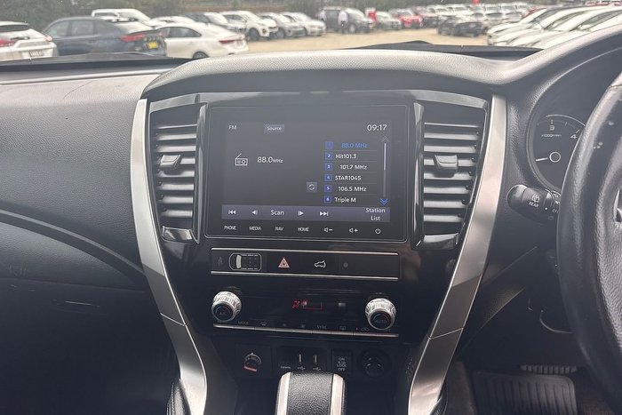 2021 Mitsubishi Pajero Sport GLS