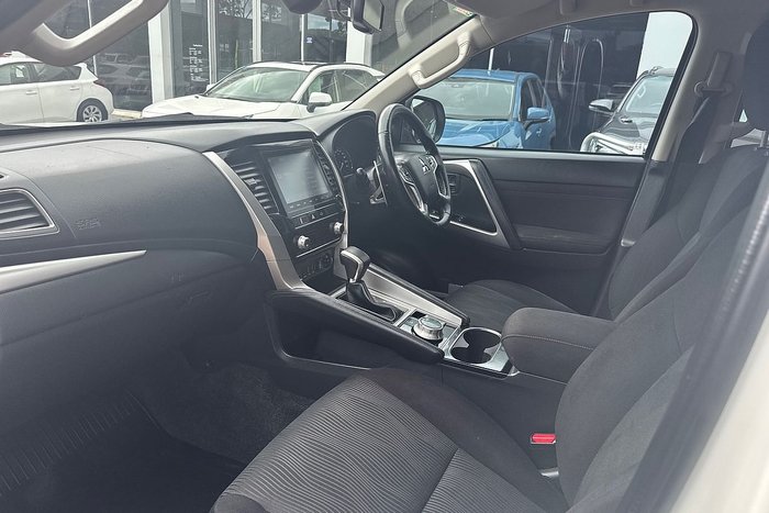 2021 Mitsubishi Pajero Sport GLS