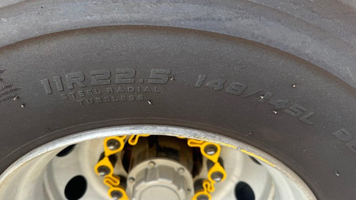 2015 Krueger 24P Straight Insulated Curtain Sider White