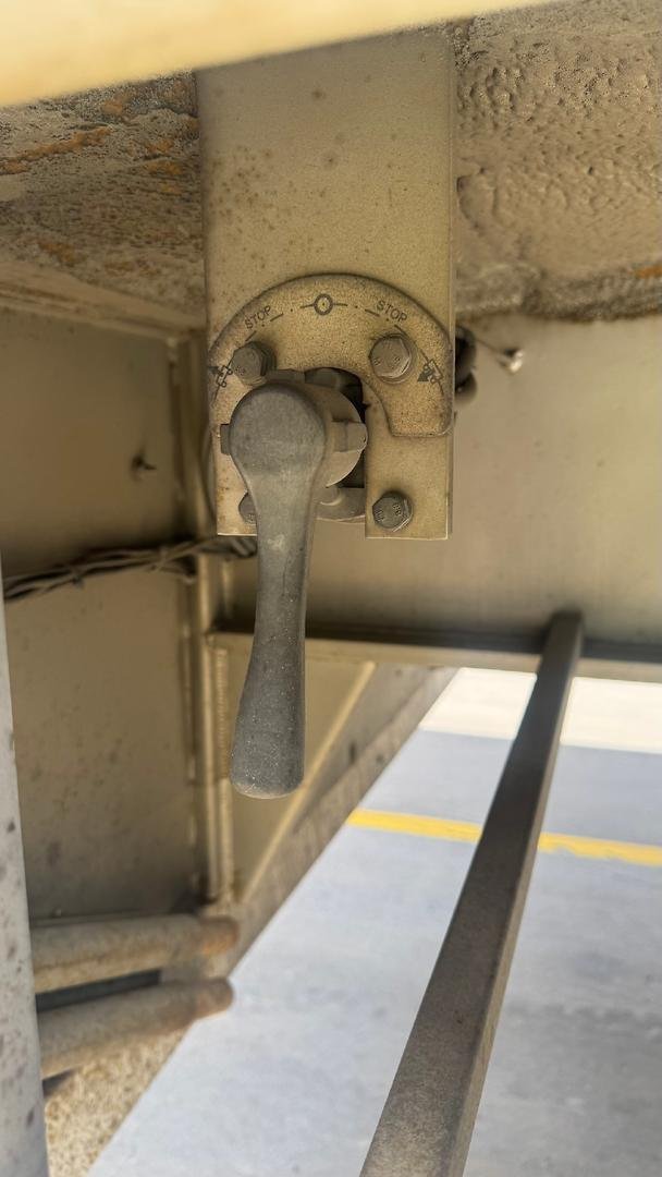 2015 Krueger 24P Straight Insulated Curtain Sider White