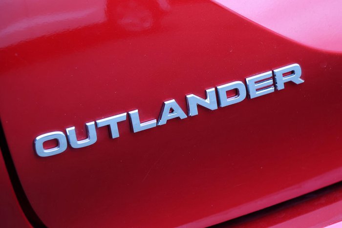 2025 Mitsubishi Outlander PHEV ES ZM MY24 AWD Red Diamond