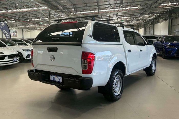 2022 Nissan Navara SL