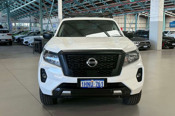 2022 Nissan Navara SL