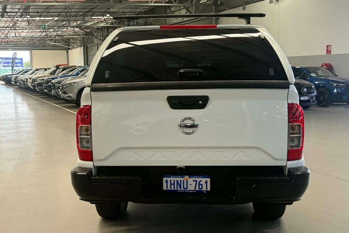 2022 Nissan Navara SL