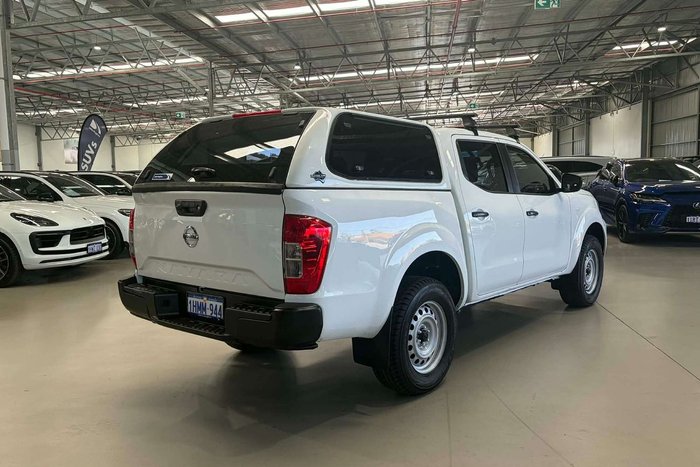 2022 Nissan Navara SL
