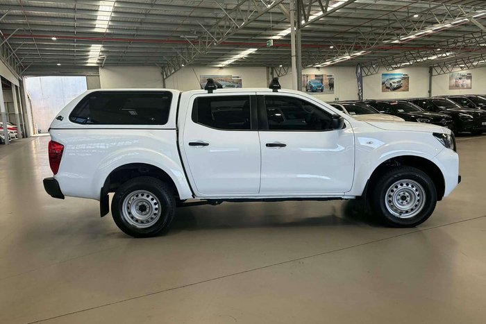 2022 Nissan Navara SL