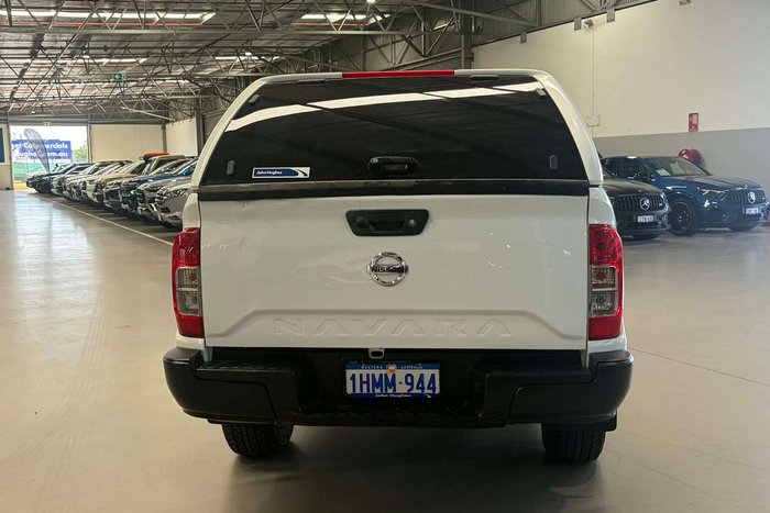 2022 Nissan Navara SL