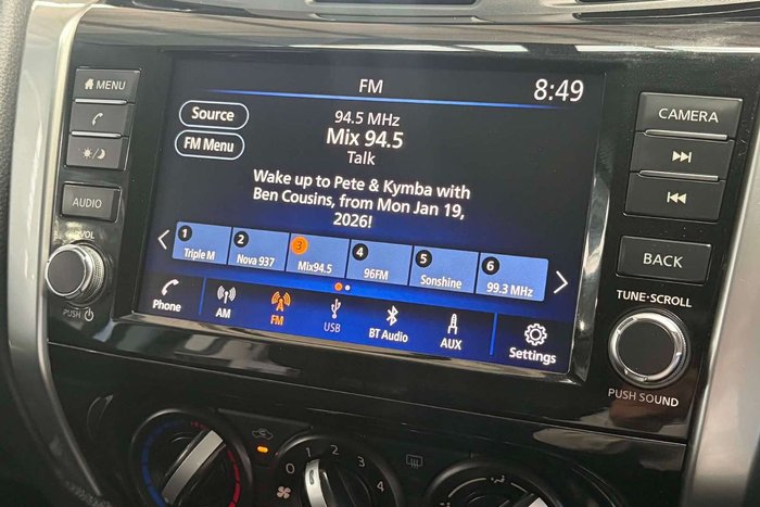 2022 Nissan Navara SL